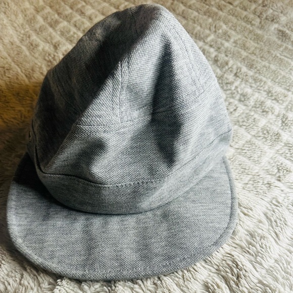RARE Lacoste Gray Cap - Picture 3 of 7